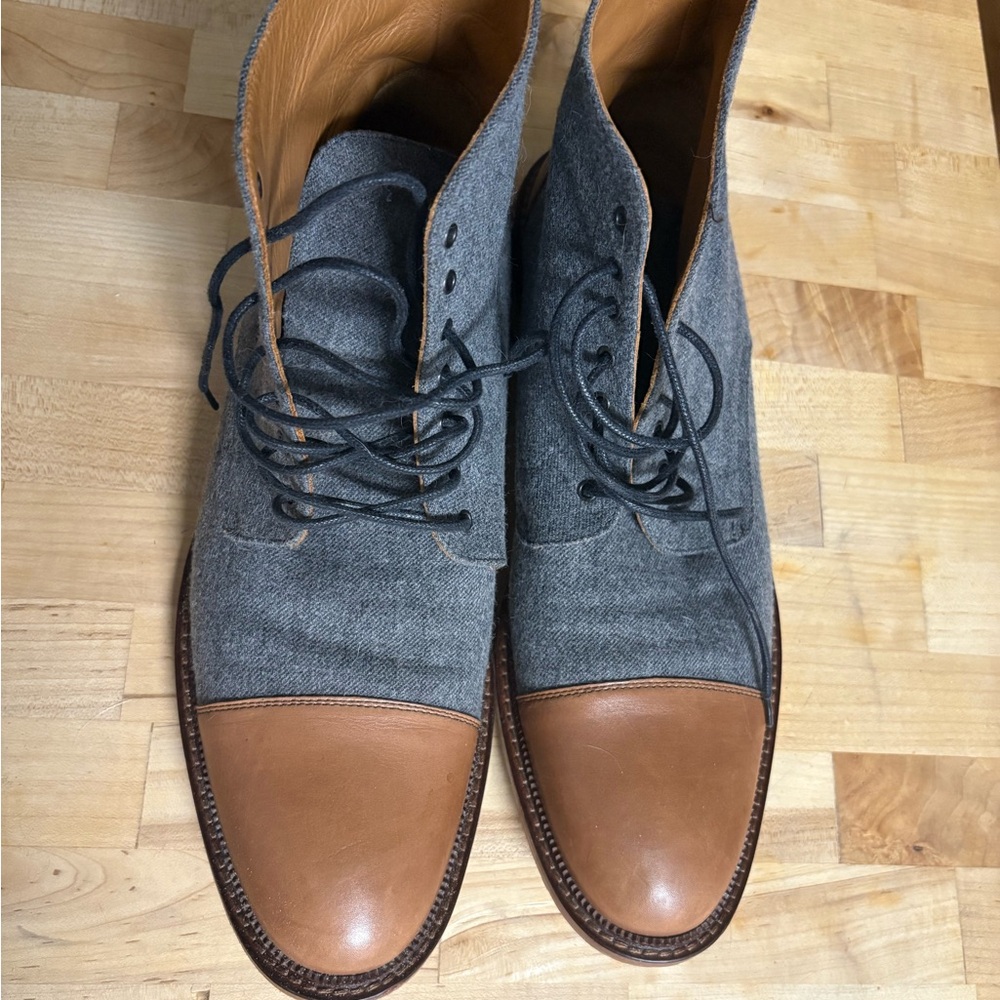 Taft The Jack in Grey/Brown - Really good condition, one small hole on inside.